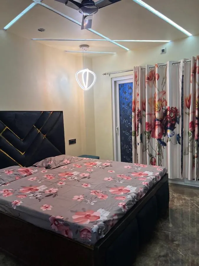 Apartament Ayudh Bhawan Waranasi Indie